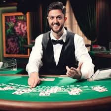Pengguna mengakses situs j88slot dengan fokus pada keamanan data dan privasi